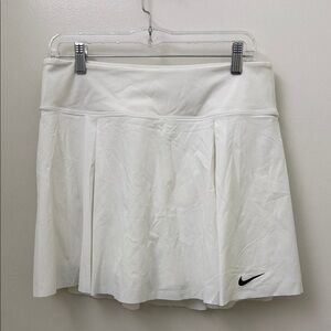 Nike White Skort Size Large